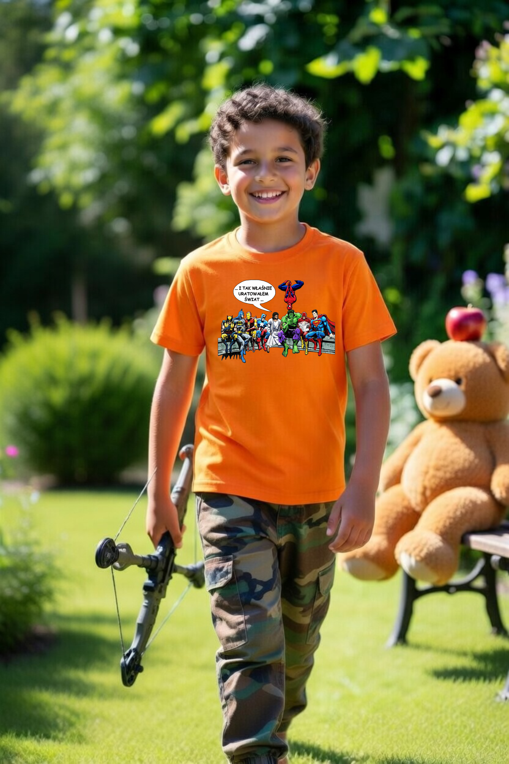 dziecięca pomarańczowa koszulka chrześcijańska z nadrukiem i tak właśnie uratowałem świat.png
